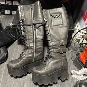 Dolls kill current mood Jane doe boots 5 m pre owned vintage